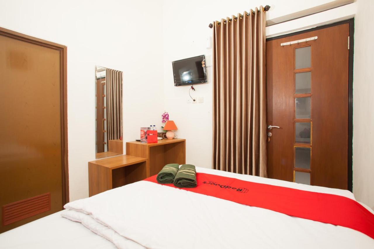 Reddoorz Syariah Near Singha Merjosari Park Malang Exterior photo